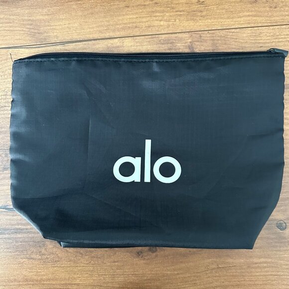 Alo Black Zipper Pouch Nylon O/S - Picture 1 of 8